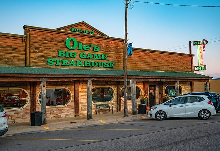Ole's Big Game Steakhouse & Lounge — ★★★★